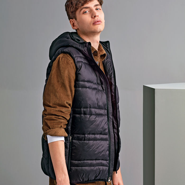 The Latitude Hooded bodywarmer, an example in 8 great products for winter print and embroidery.