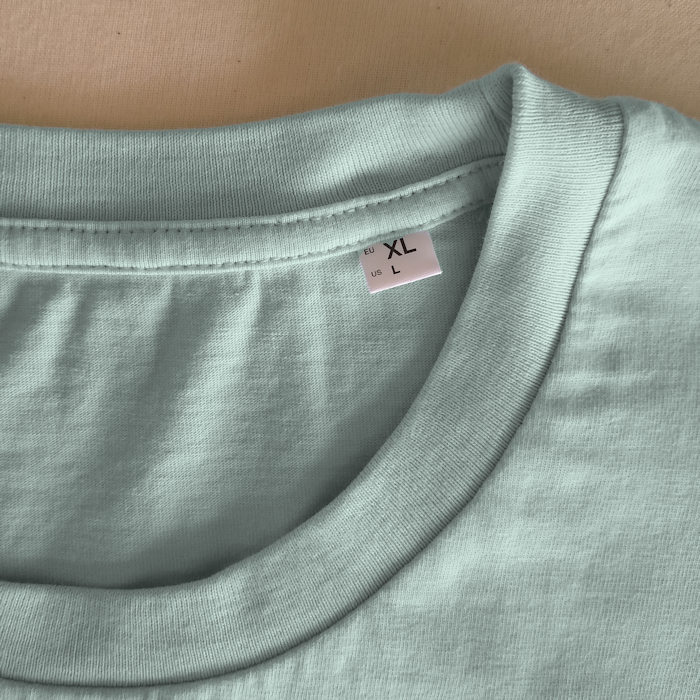 Neck label with supplier size tag.